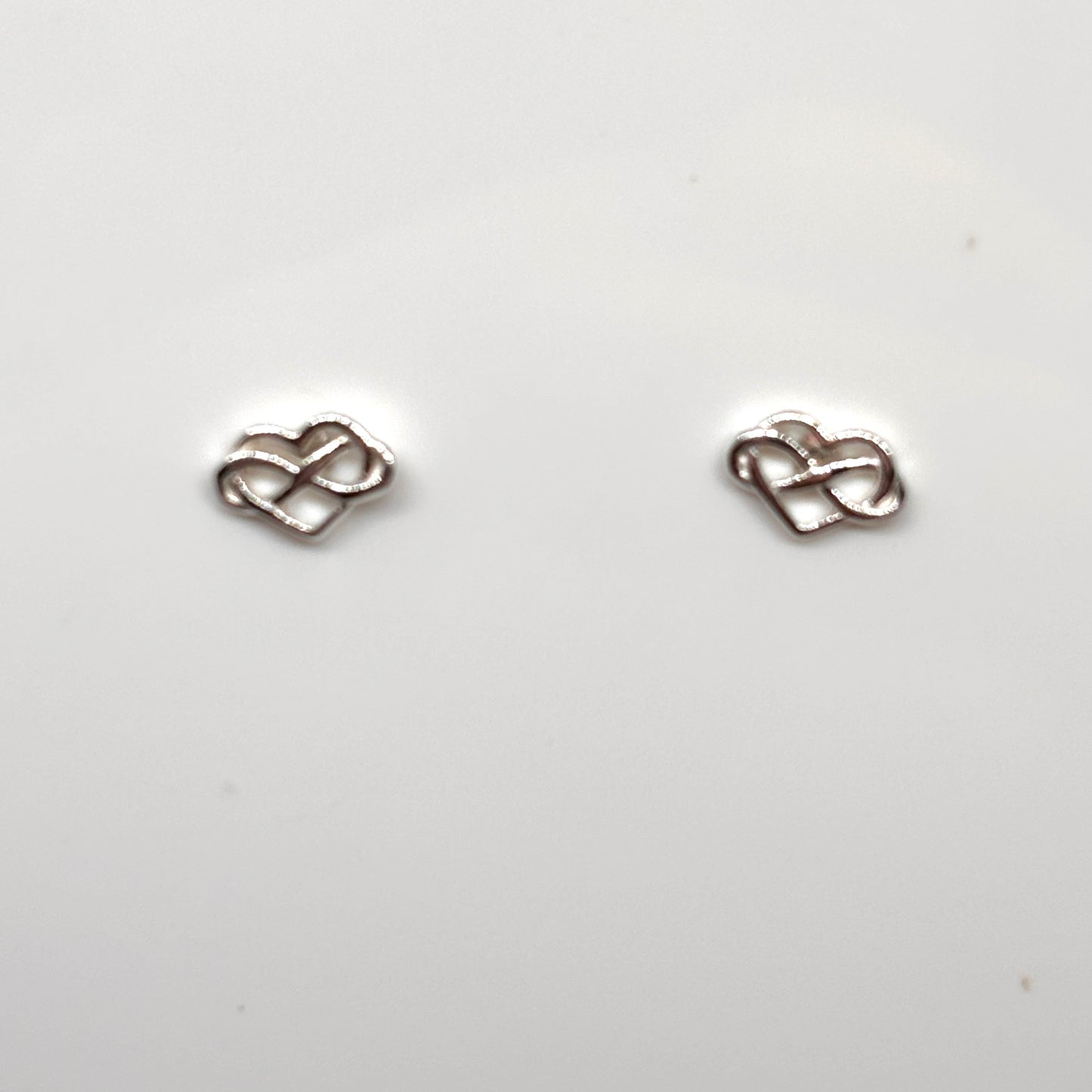 Infinity heart ear studs from Pixi Daisy