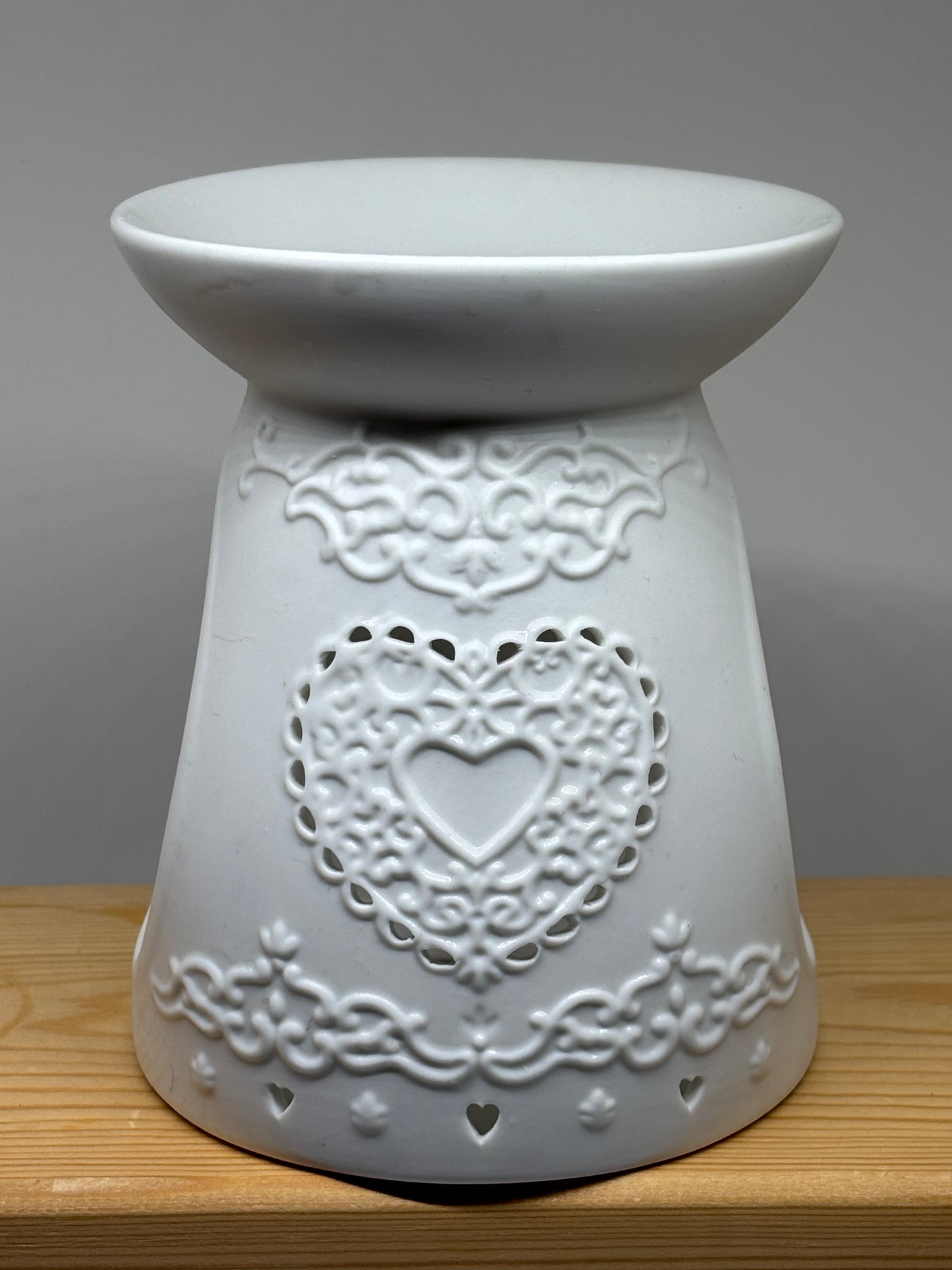 Heart ceramic wax melt/essential oil burner from Pixi Daisy