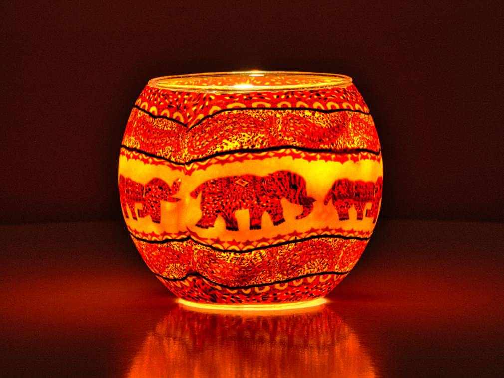 Elephant globe tea light holder from Pixi Daisy