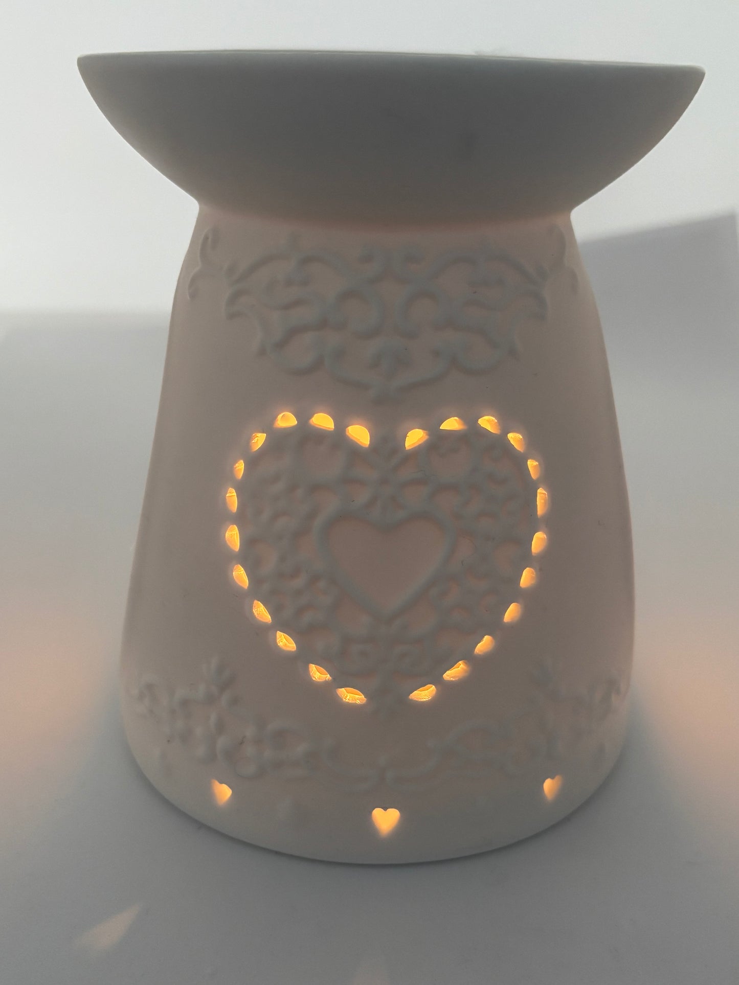 Heart ceramic wax melt/essential oil burner from Pixi Daisy