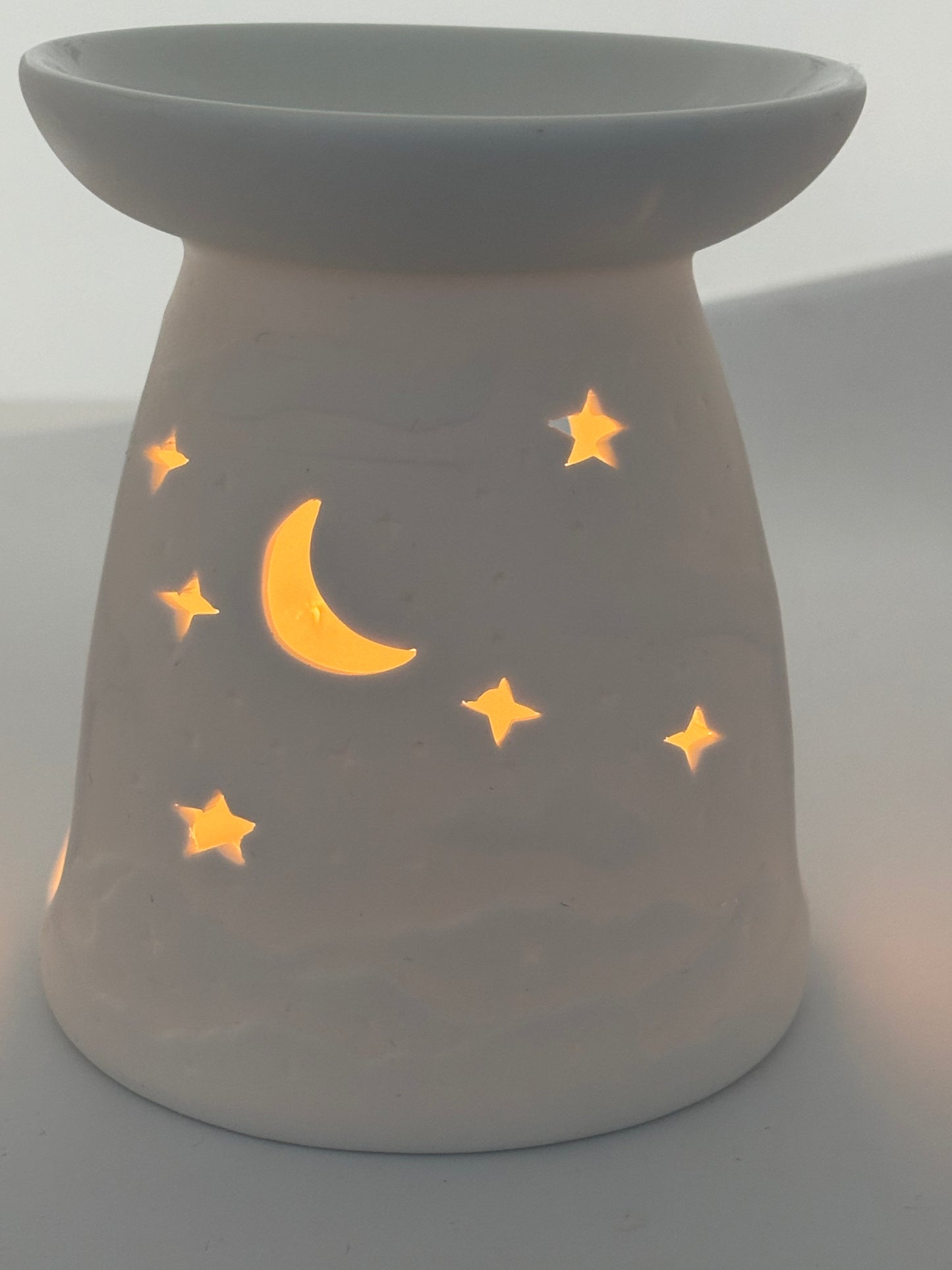 Moon & stars ceramic wax melt/essential oil burner from Pixi Daisy