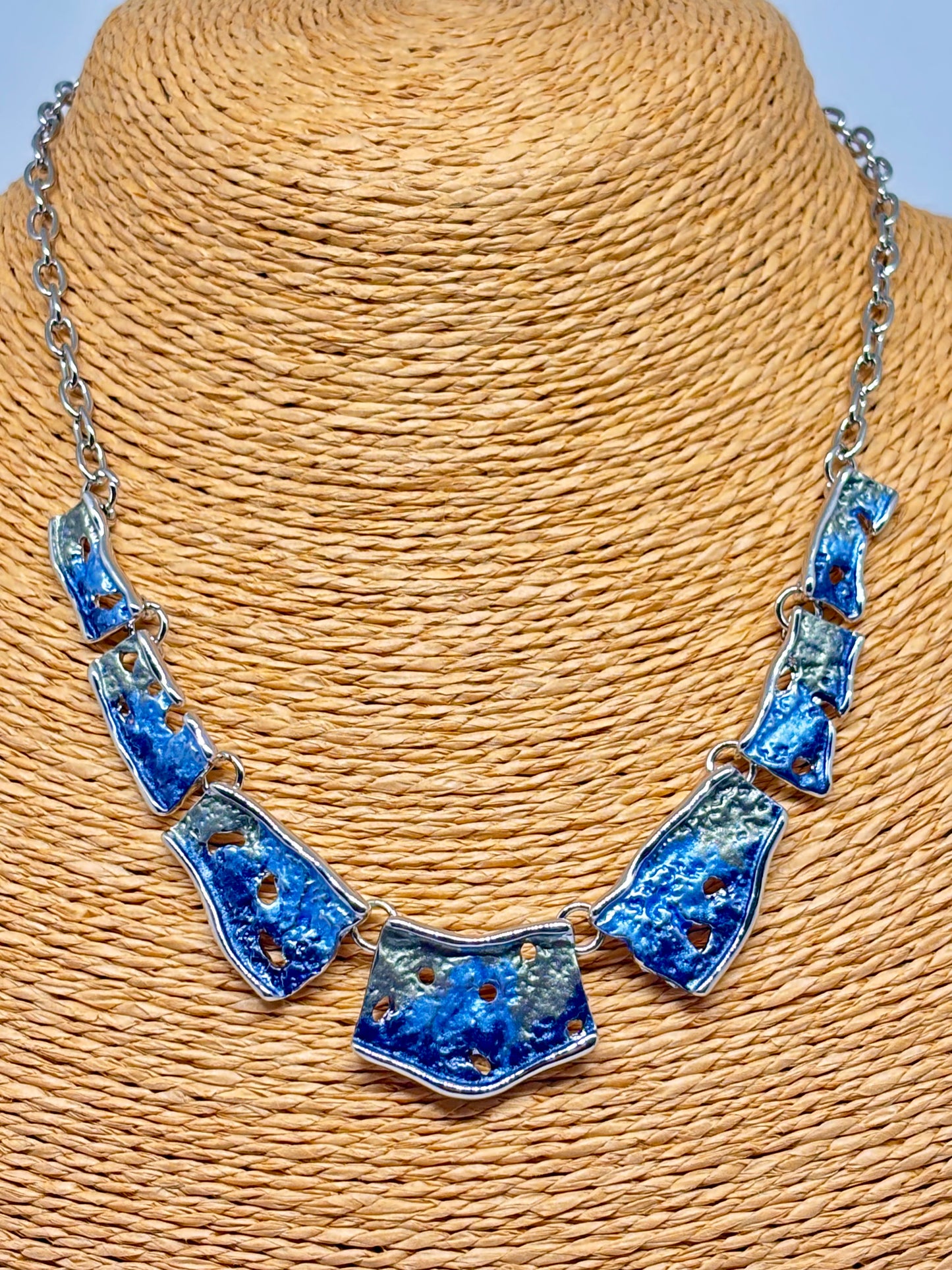 Miss Milly blue and grey necklace from Pixi Daisy