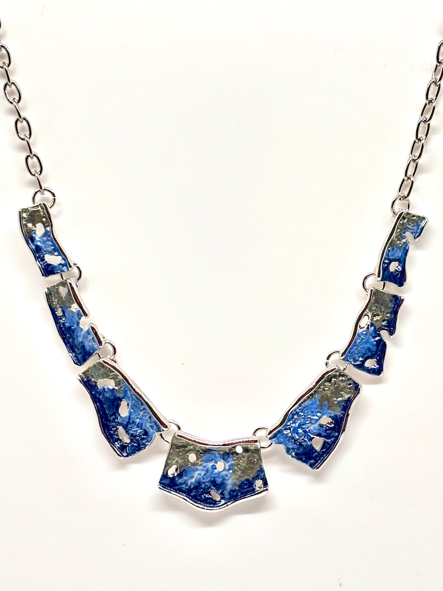 Miss Milly blue and grey necklace from Pixi Daisy