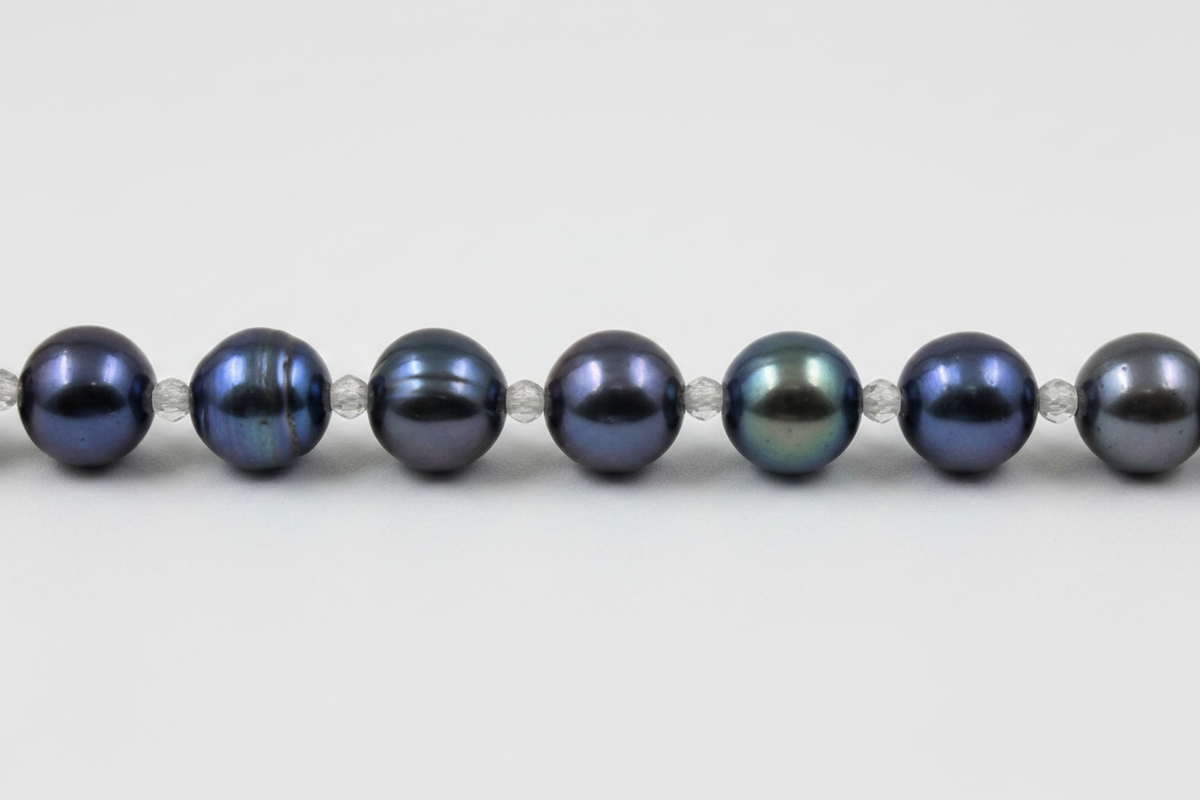 Grey freshwater pearl bracelet from Pixi Daisy