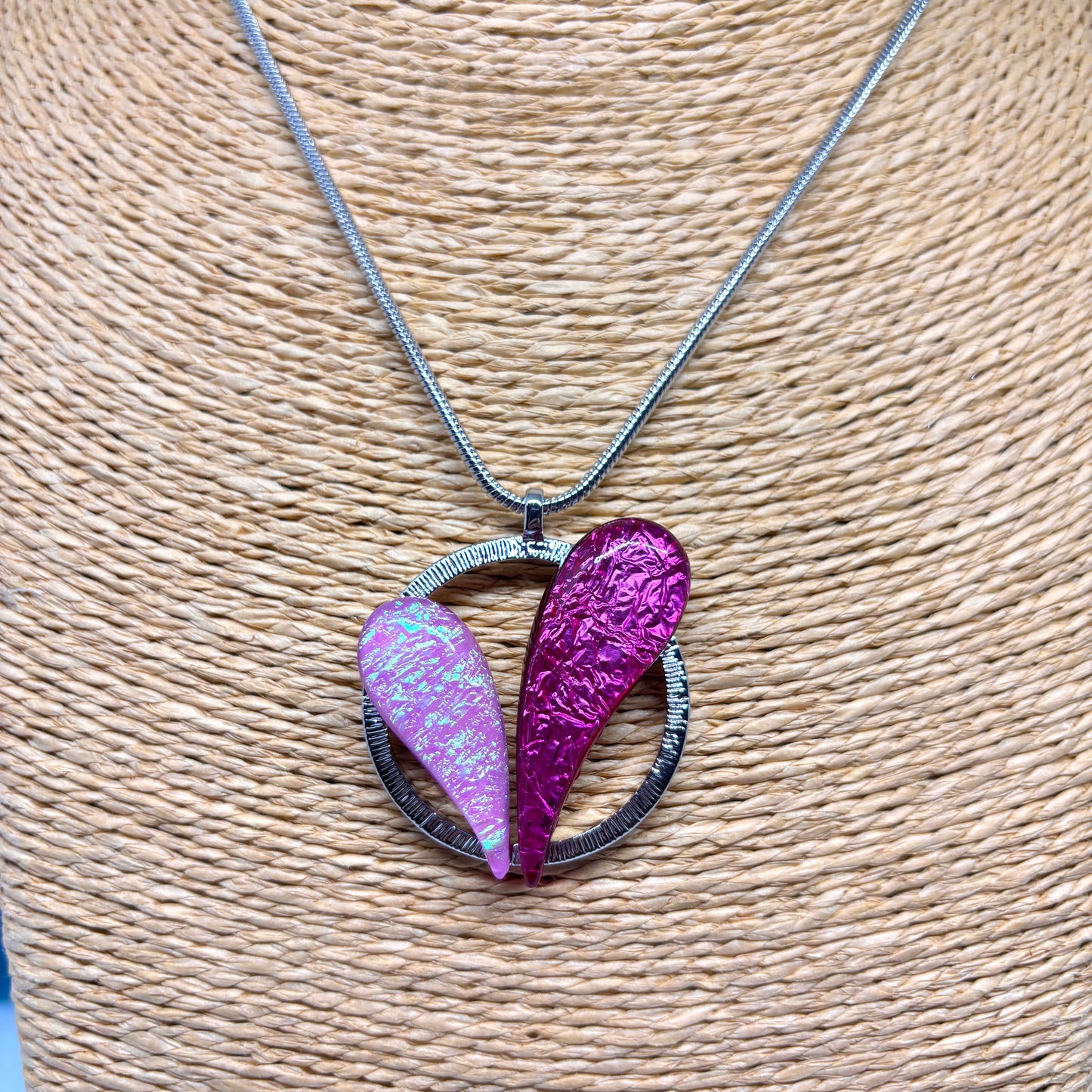 Miss Milly Necklace with pink teardrop-shaped pendants from Pixi Daisy