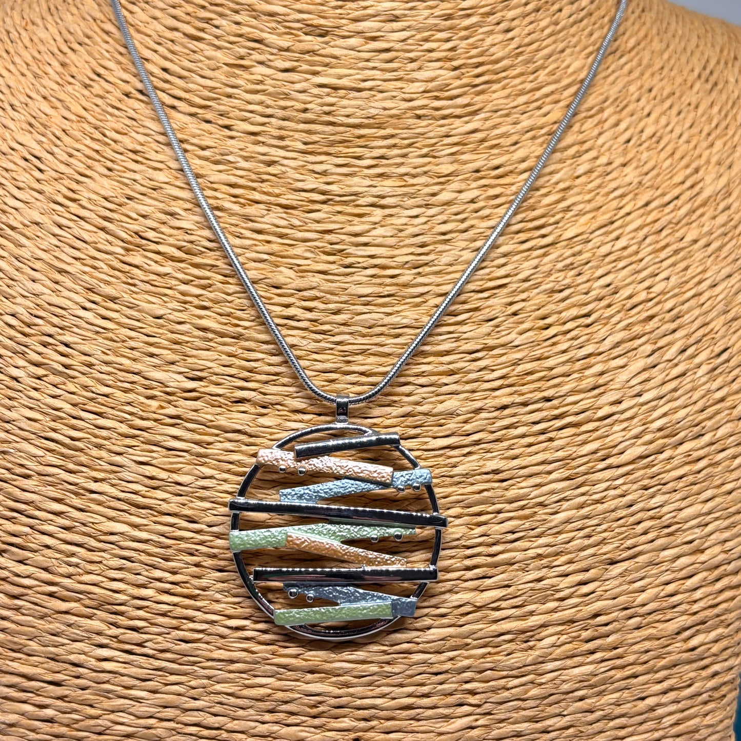 Miss Milly Necklace with a round, multicoloured pendant from Pixi Daisy