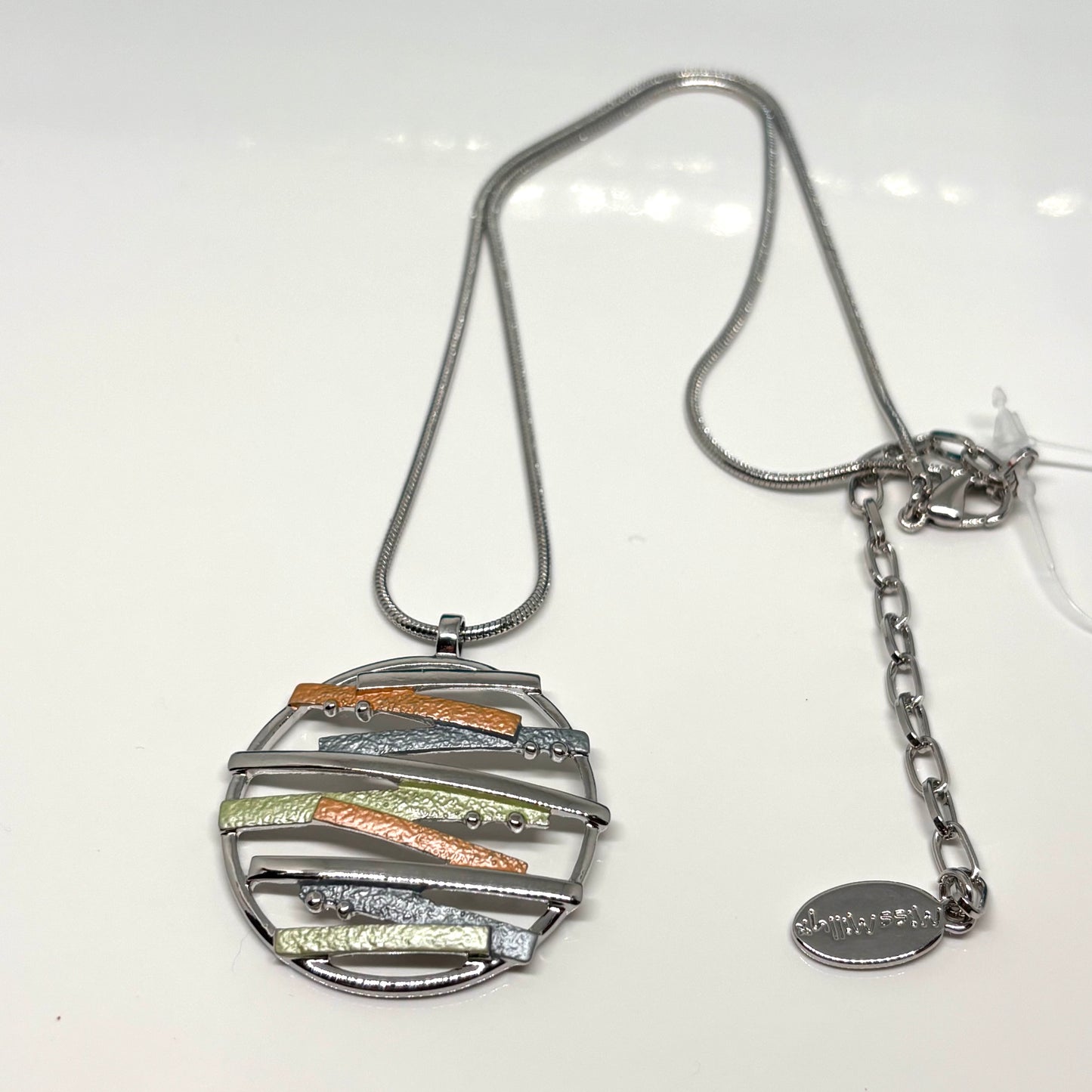 Miss Milly Necklace with a round, multicoloured pendant from Pixi Daisy