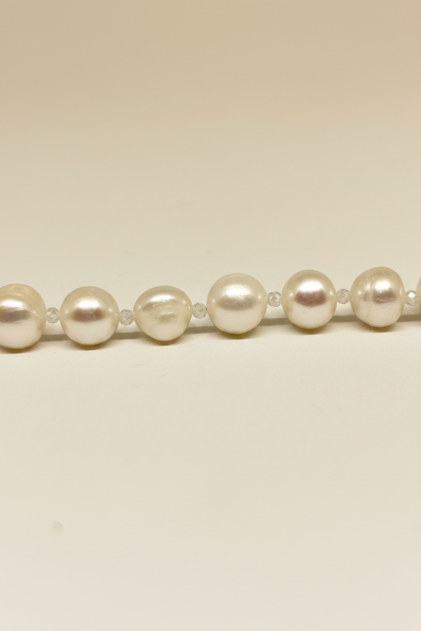 White Freshwater Pearl Bracelet - pixi daisy