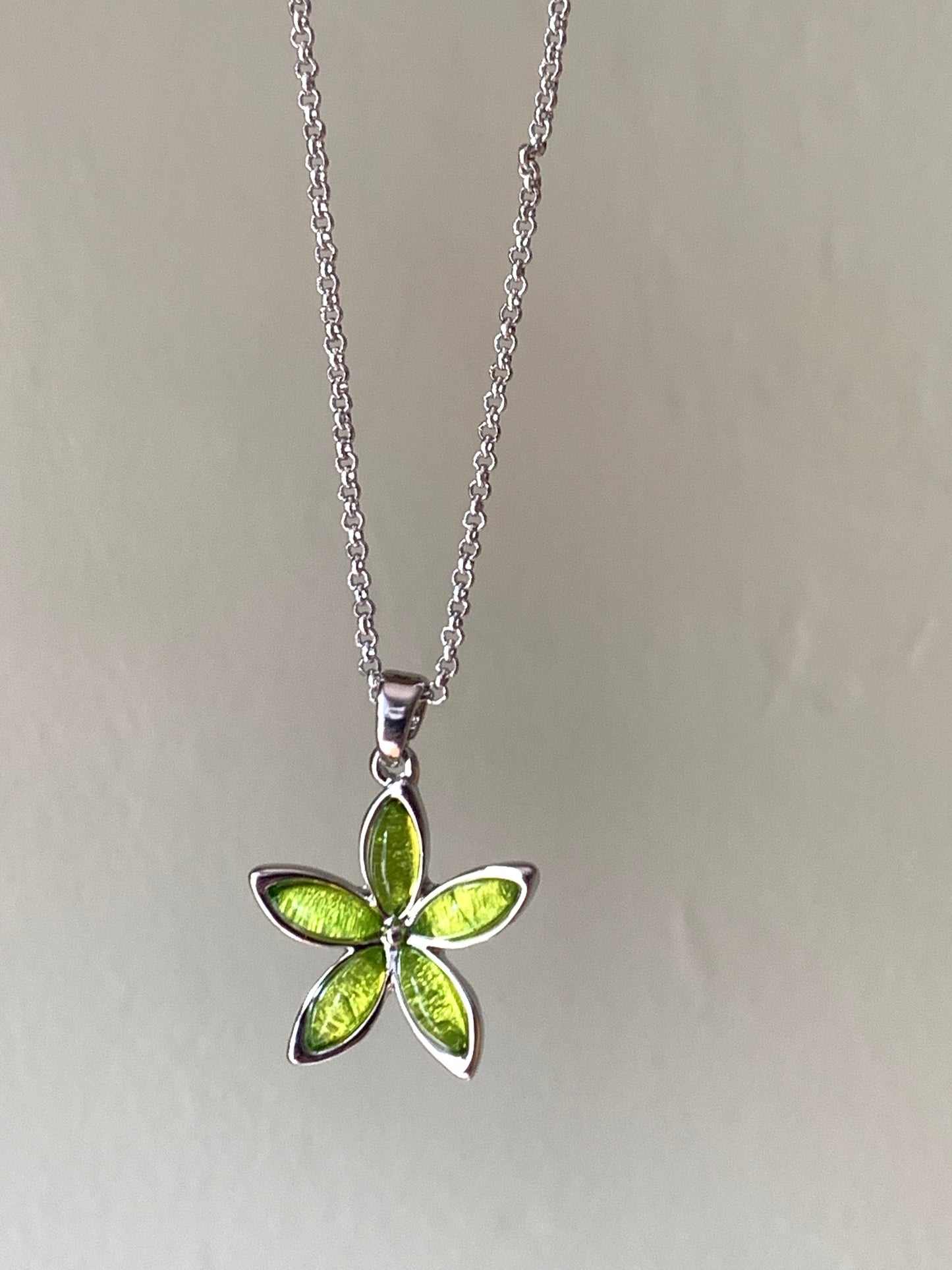Miss Milly Lime Green Flower Necklace - pixi-daisy