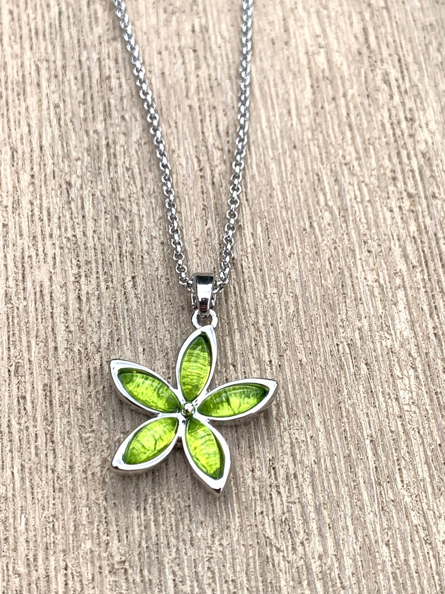 Miss Milly Lime Green Flower Necklace - pixi-daisy
