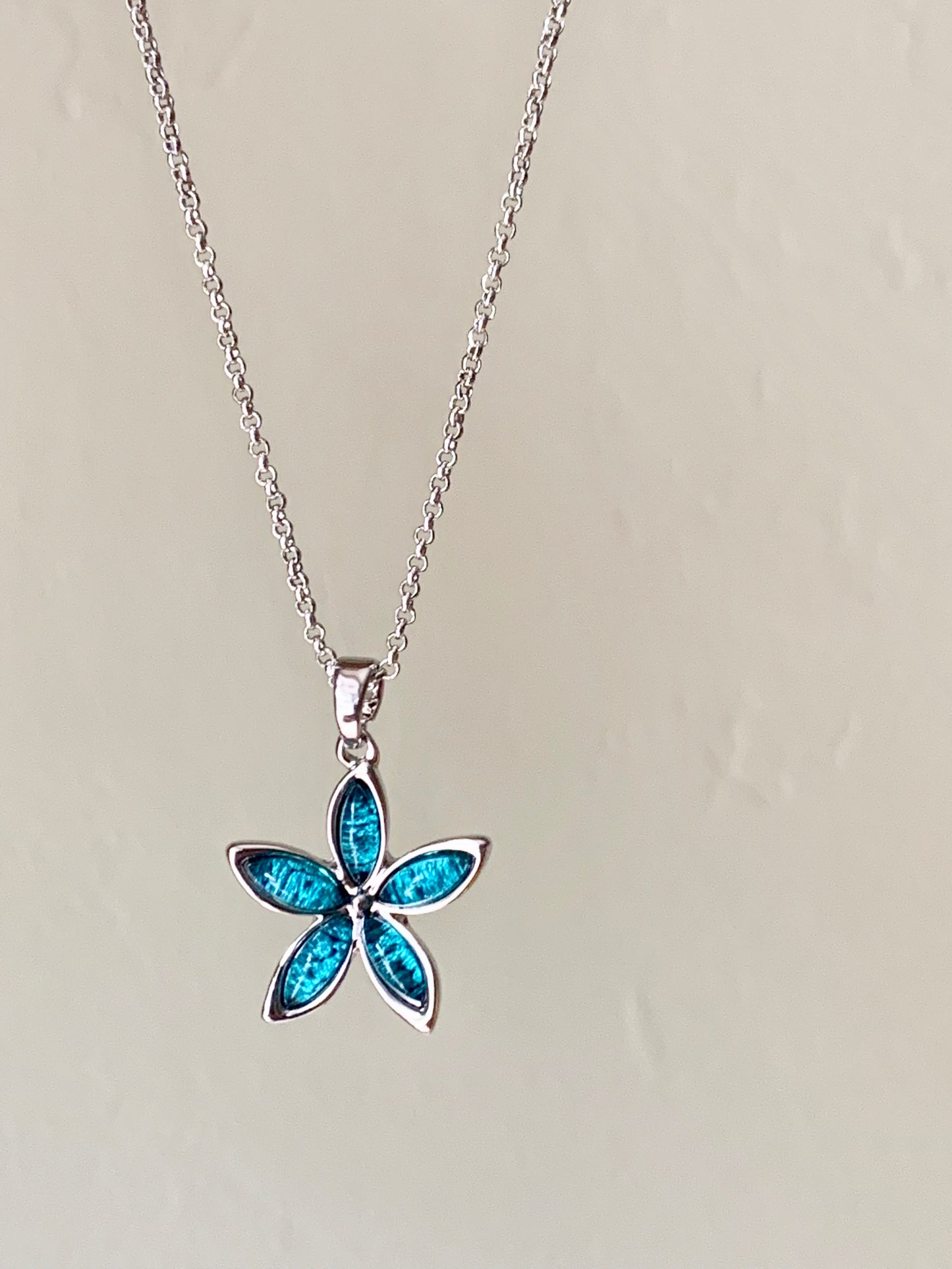 Miss Milly Aqua Flower Pendant - pixi-daisy