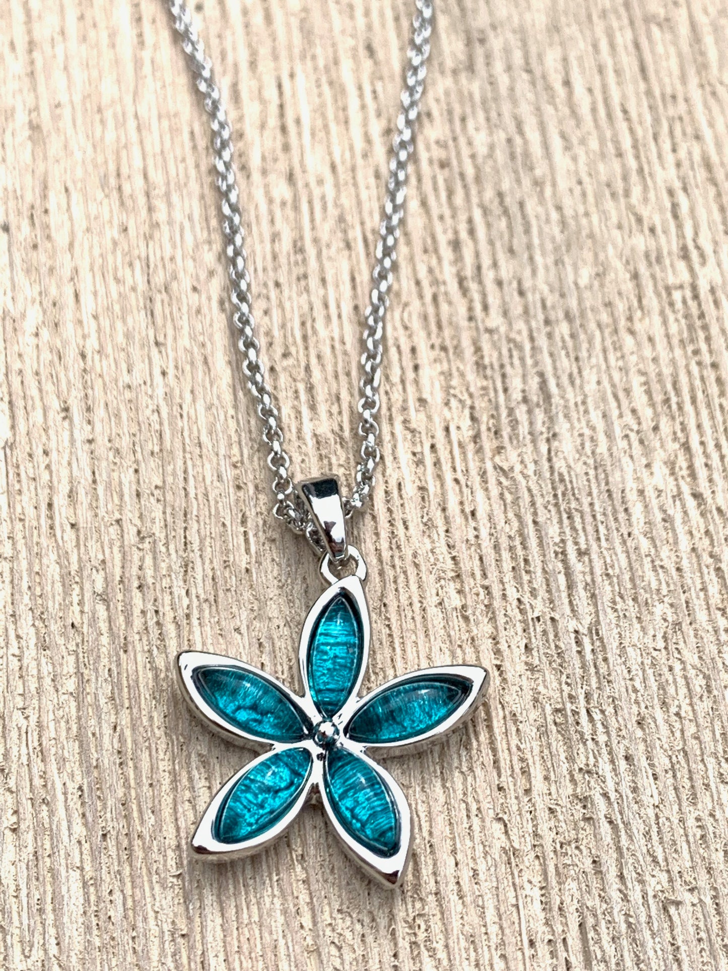 Miss Milly Aqua Flower Pendant - pixi-daisy