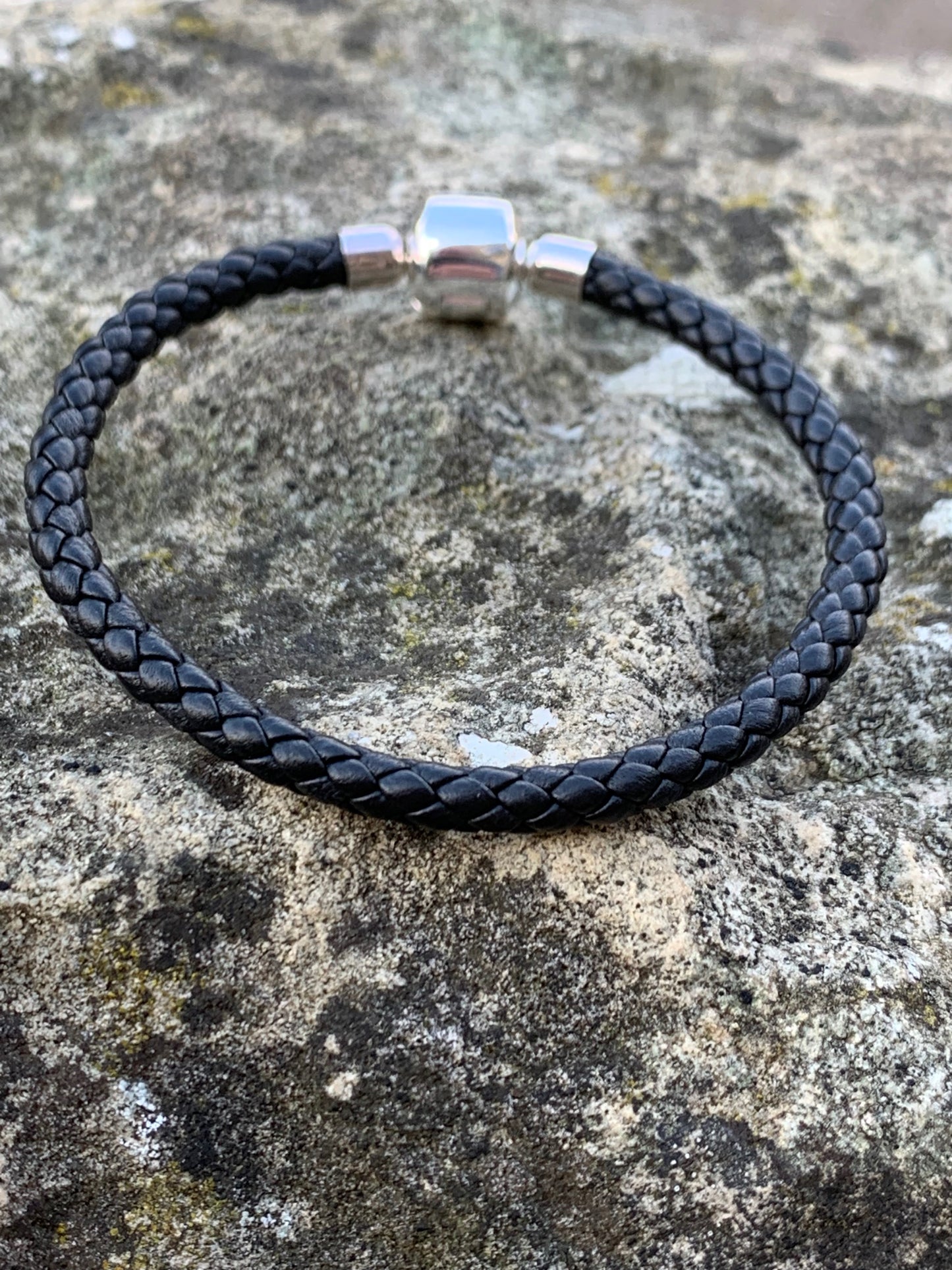 Black Leather Cord Bracelet - pixi-daisy