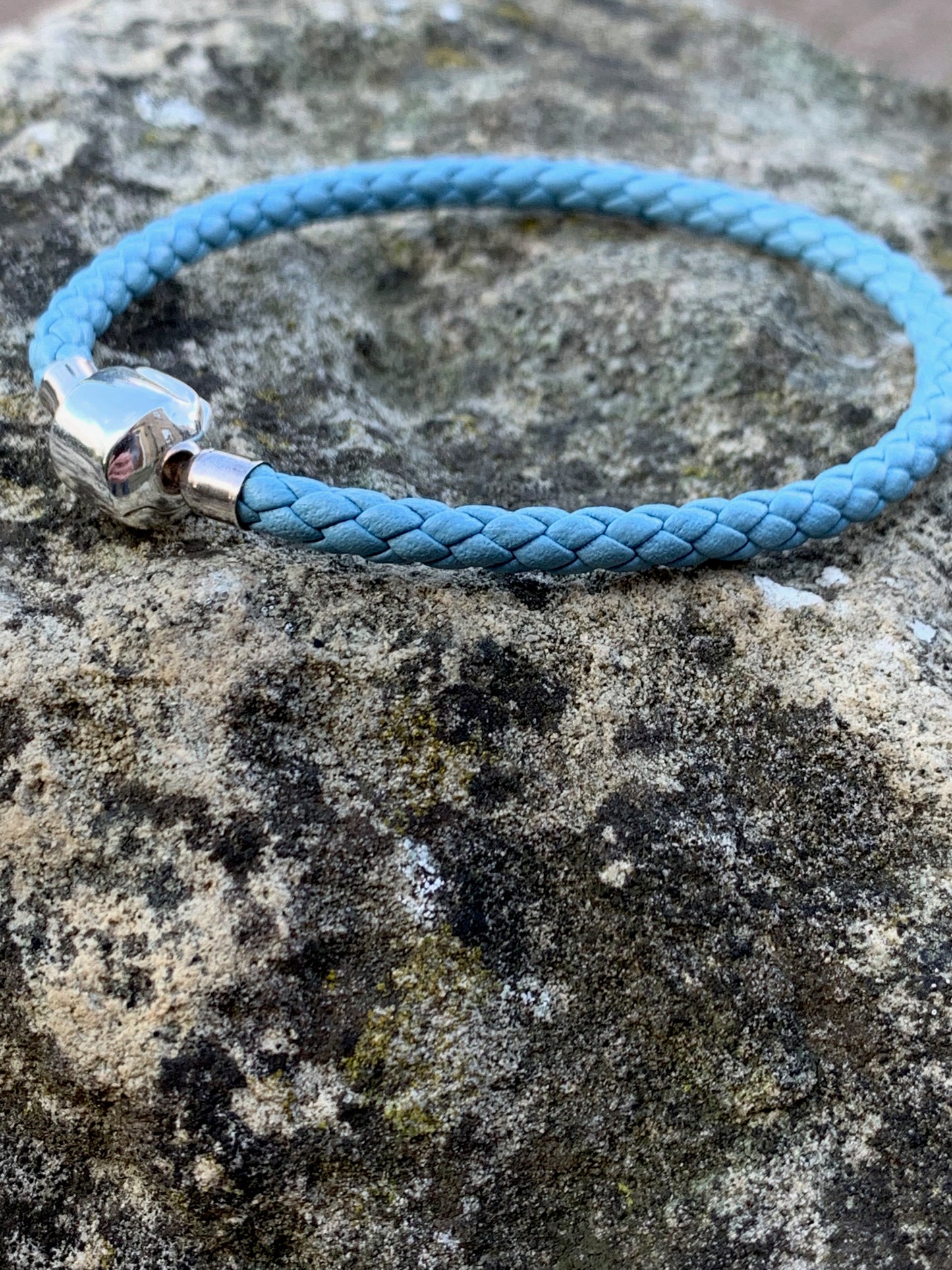 Light Blue Leather Cord Bracelet - pixi-daisy