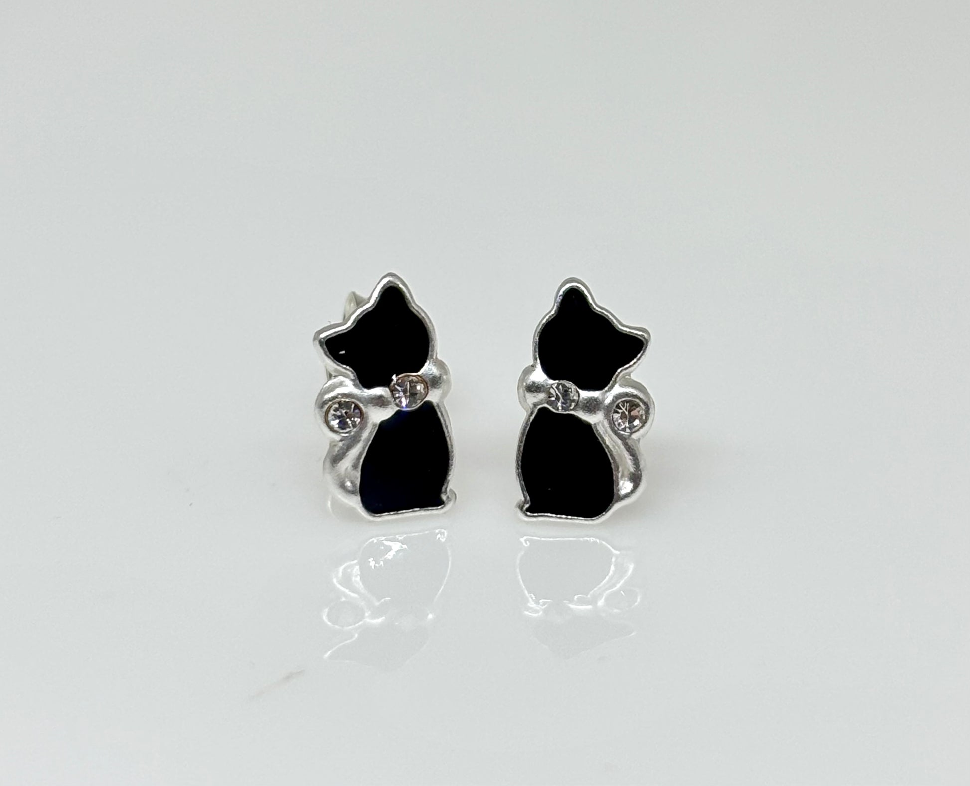 Black Cat Crystal Sterling Silver Ear Studs from Pixi Daisy