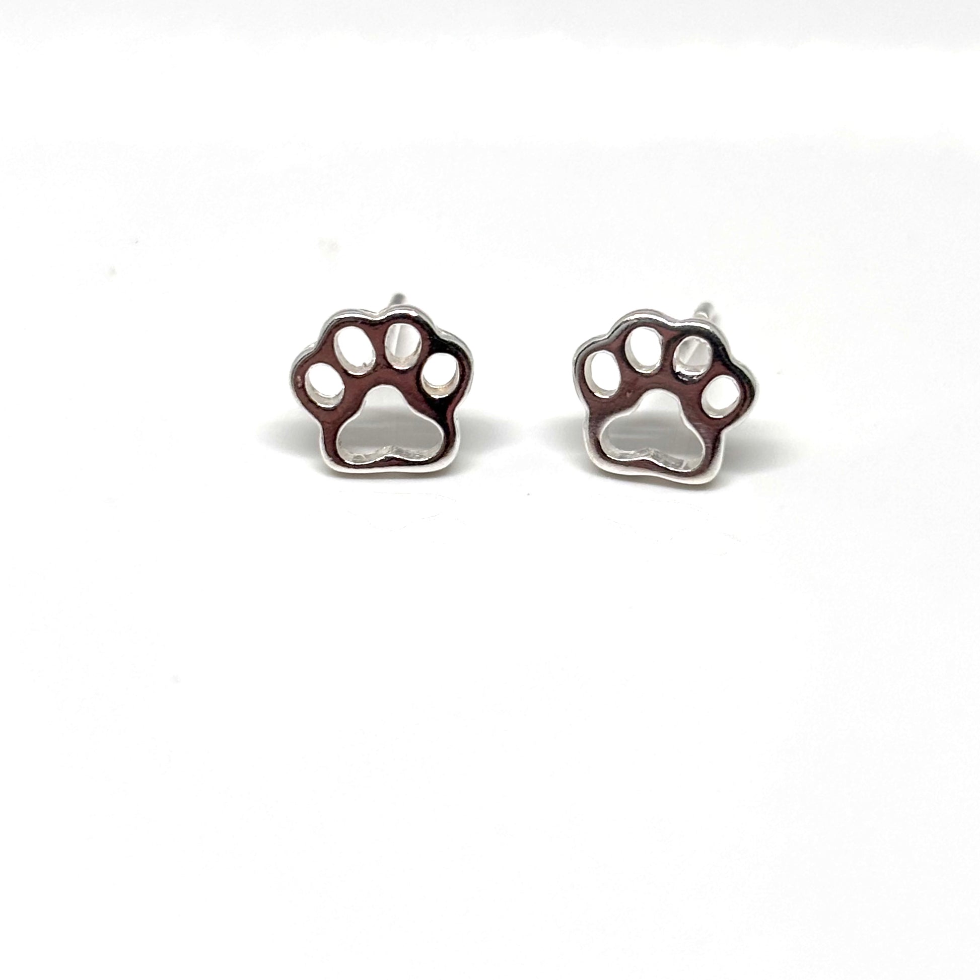 Paw ear studs from Pixi Daisy