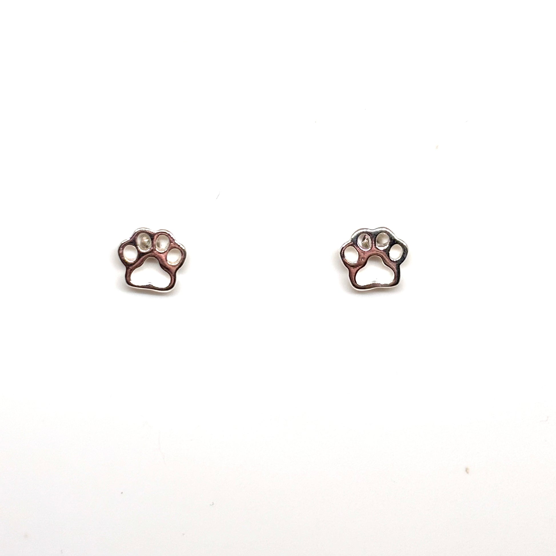 Paw ear studs from Pixi Daisy
