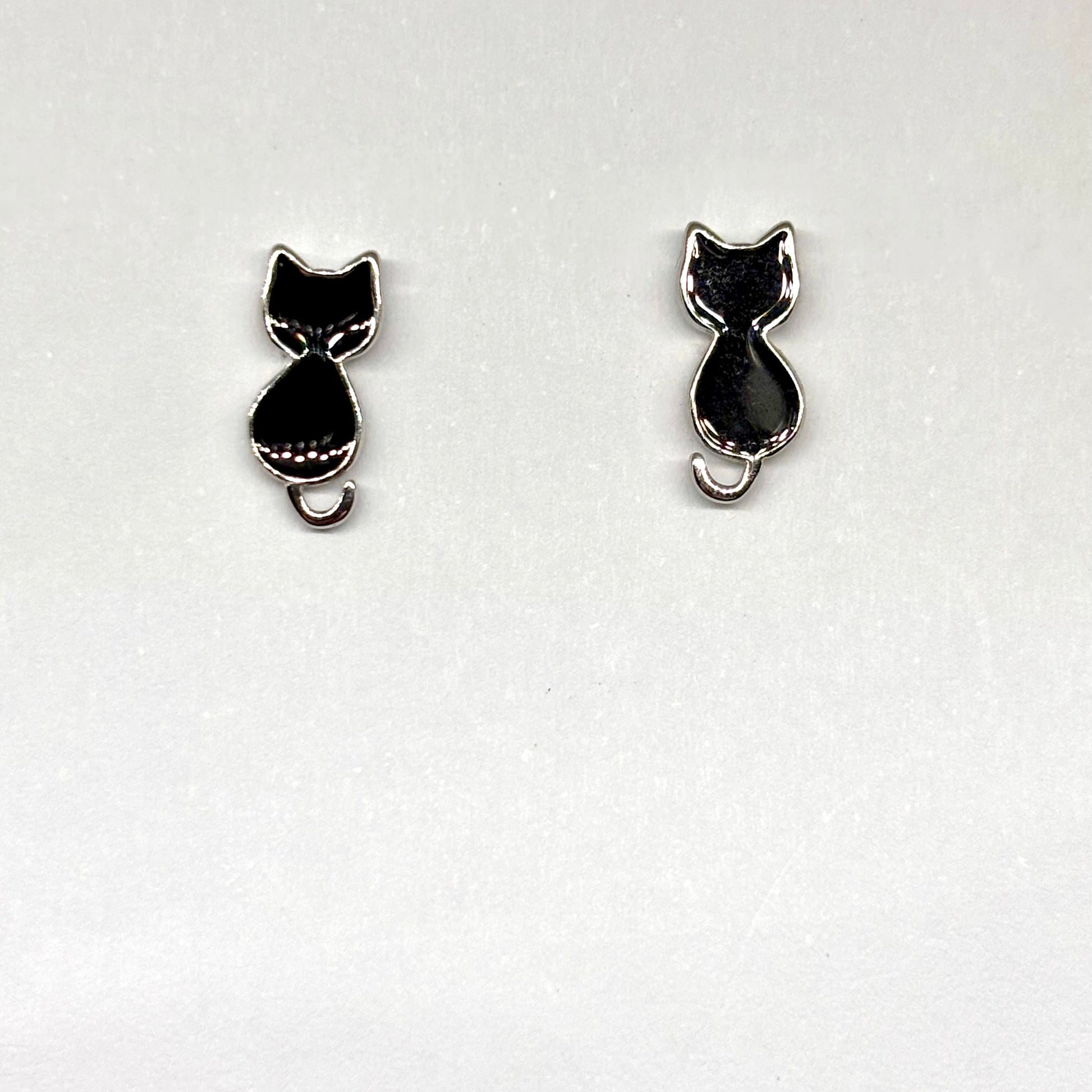Black cat sterling silver earrings from Pixi Daisy