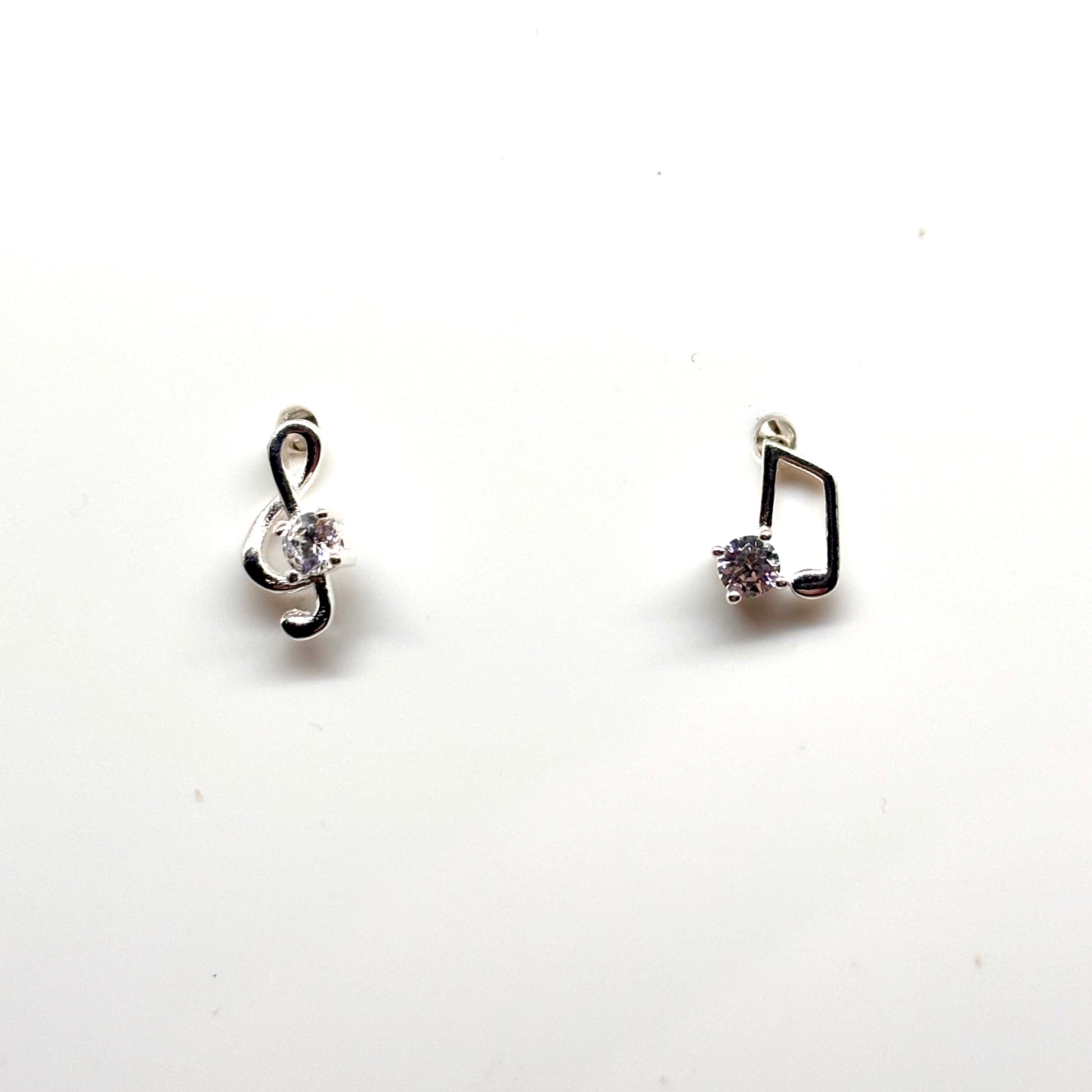 Musical notes ear studs from Pixi Daisy