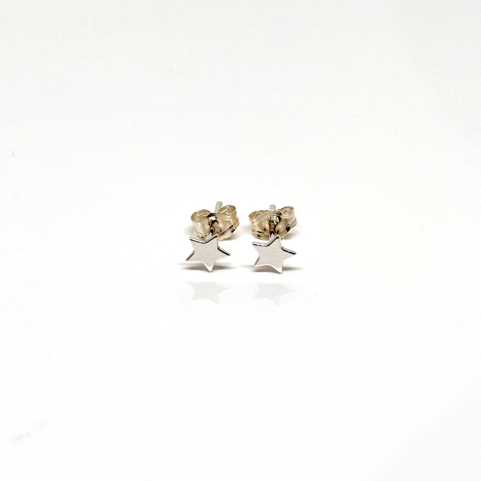 Silver start ear studs from Pixi Daisy