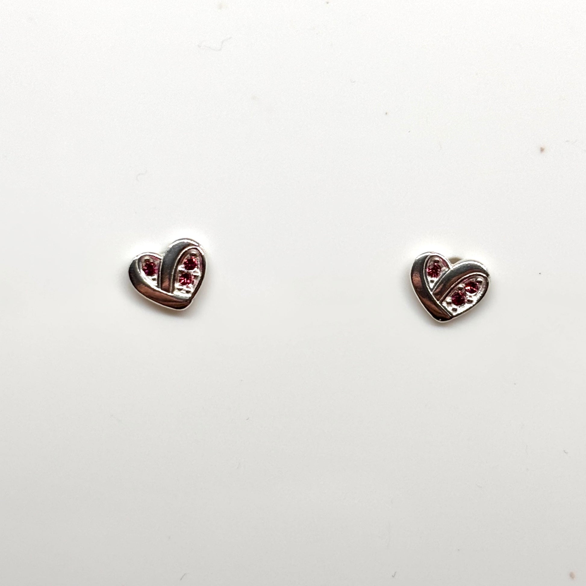 Silver heart earrings with pink crystals from Pixi Daisy