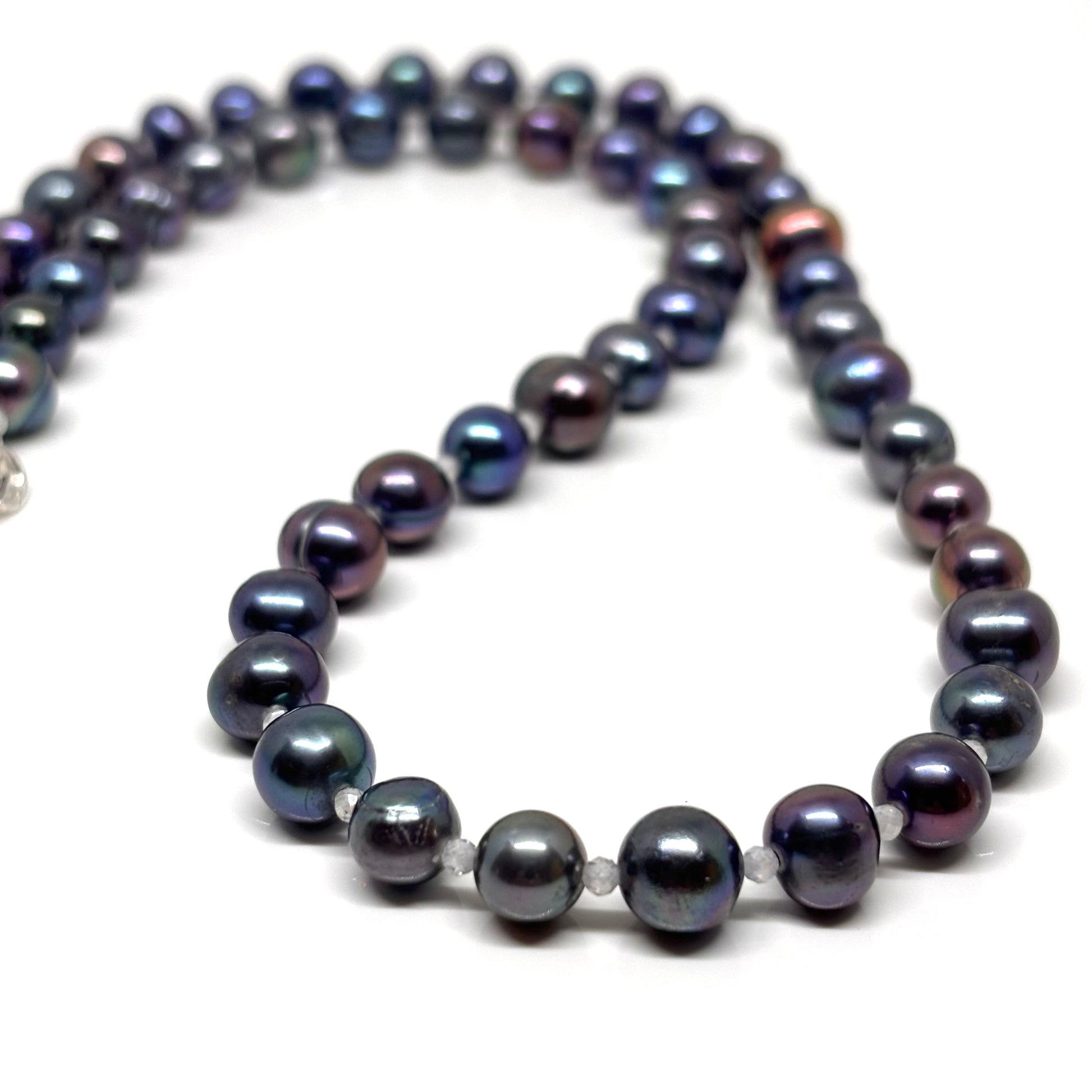 Freshwater pearl necklace from Pixi Daisy