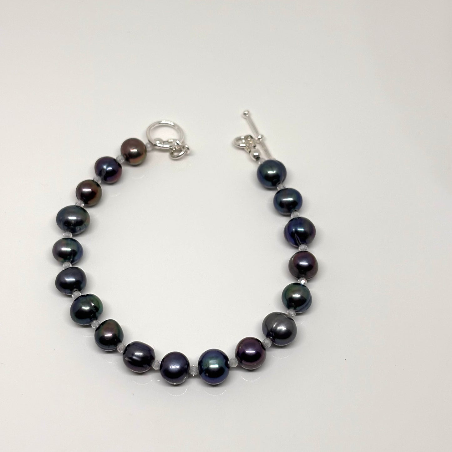 Freshwater pearl bracelet from Pixi Daisy
