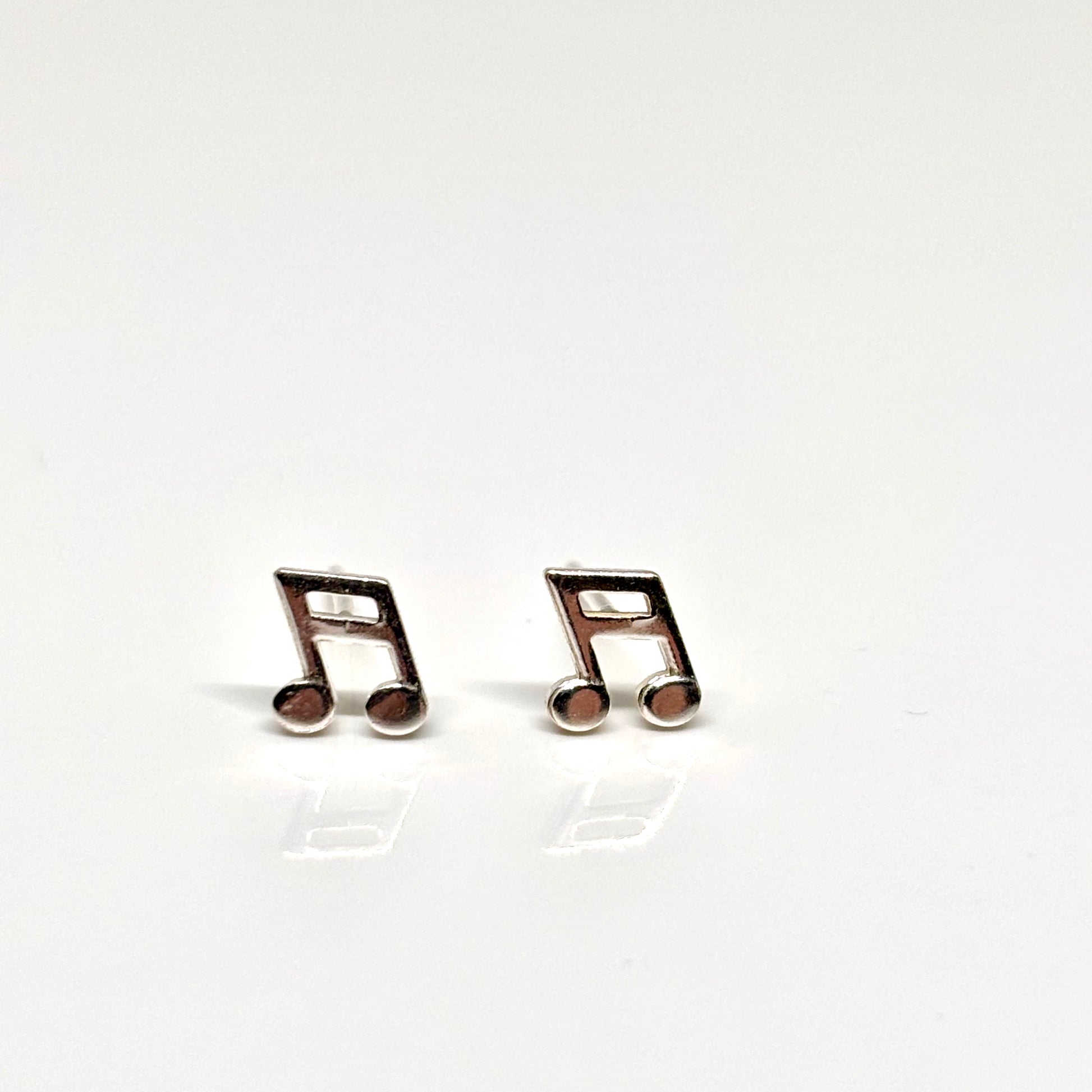 Musical Notes ear studs from Pixi Daisy