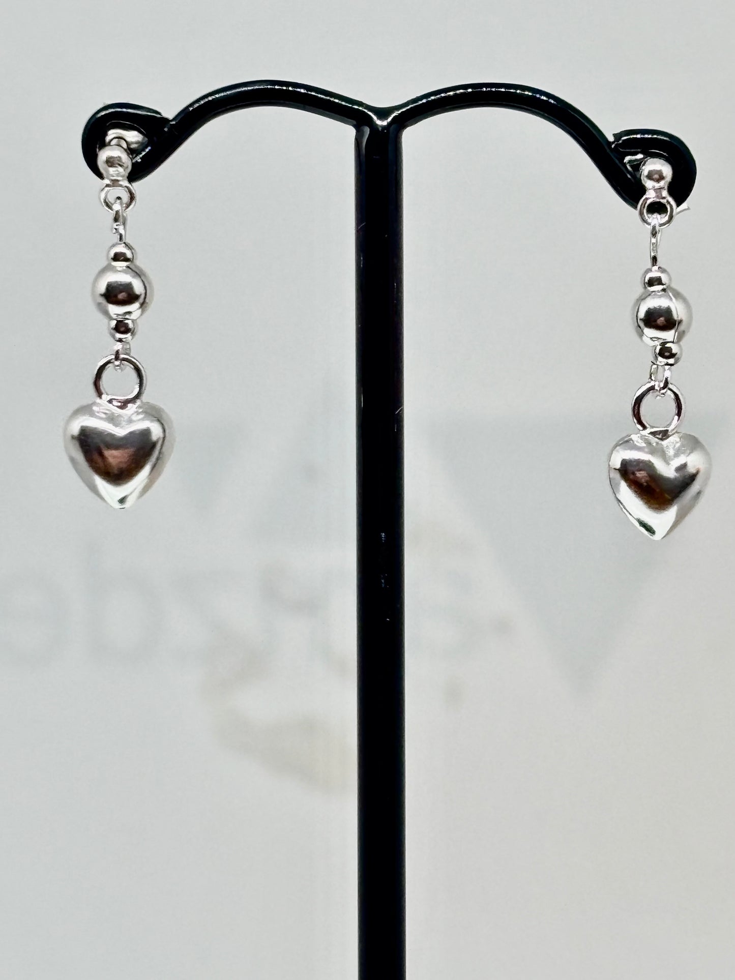 Drop heart earrings from Pixi Daisy