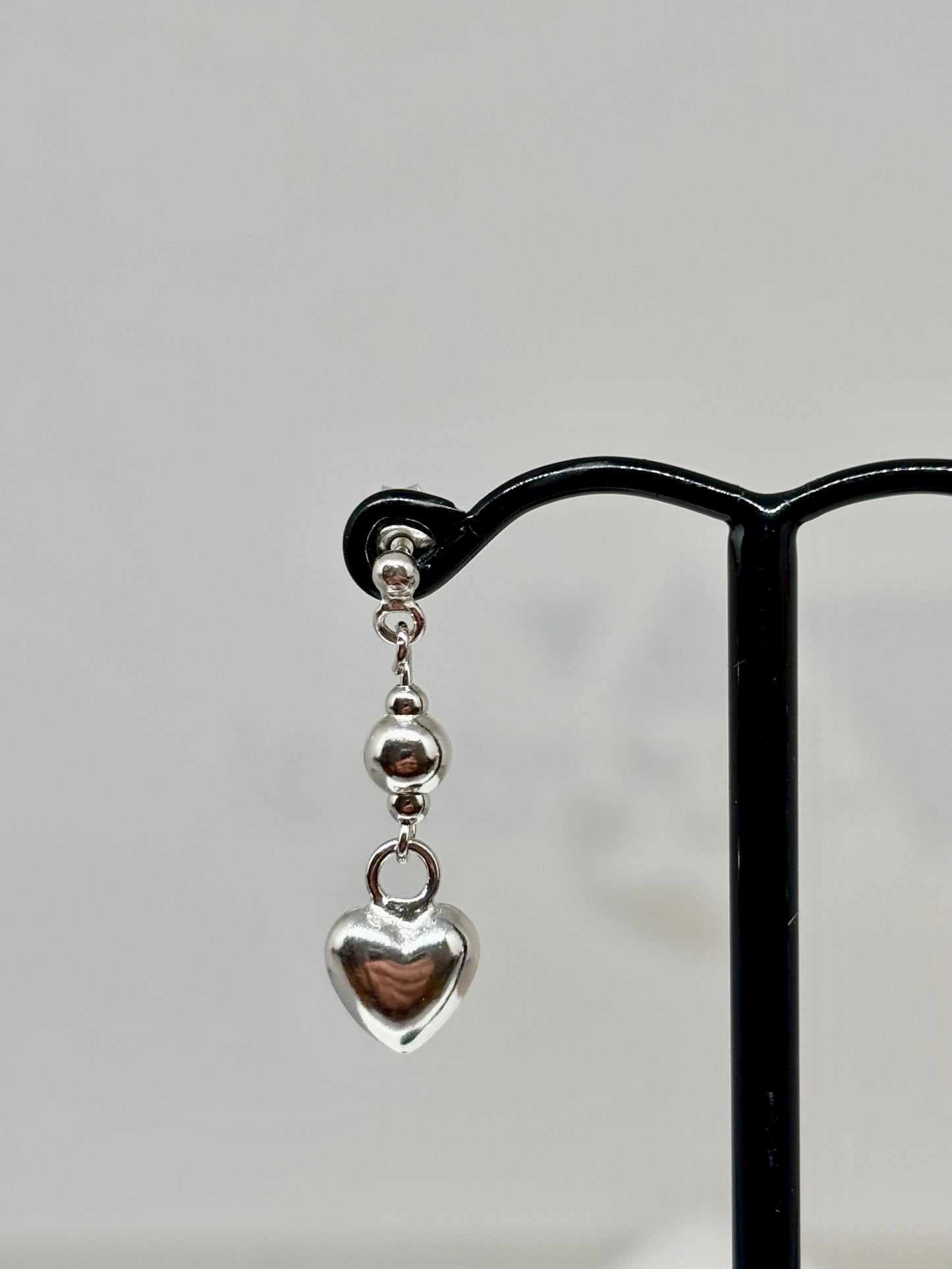 Drop heart earrings from Pixi Daisy