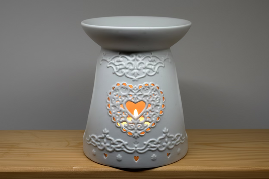 Heart ceramic wax melt/essential oil burner from Pixi Daisy