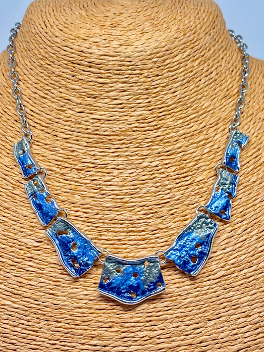 Miss Milly blue and grey necklace from Pixi Daisy