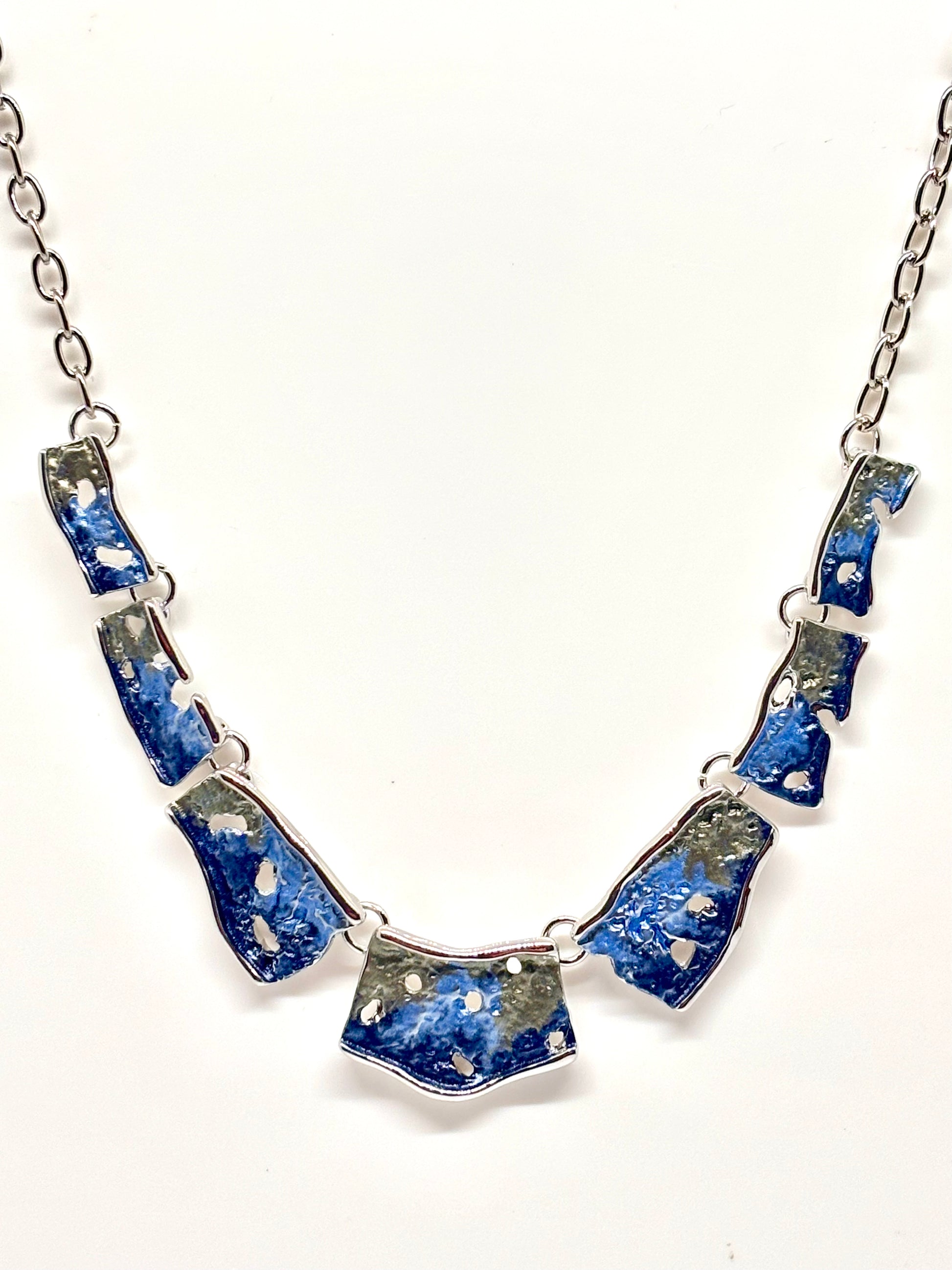Miss Milly blue and grey necklace from Pixi Daisy