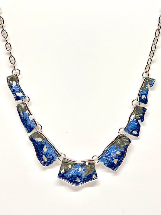 Miss Milly blue and grey mottled necklace from Pixi Daisy