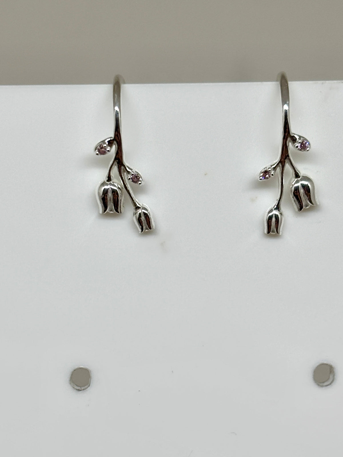 tulip branch earrings - pixi daisy