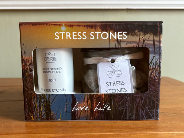 Stress stones & oil gift set from Pixi Daisy