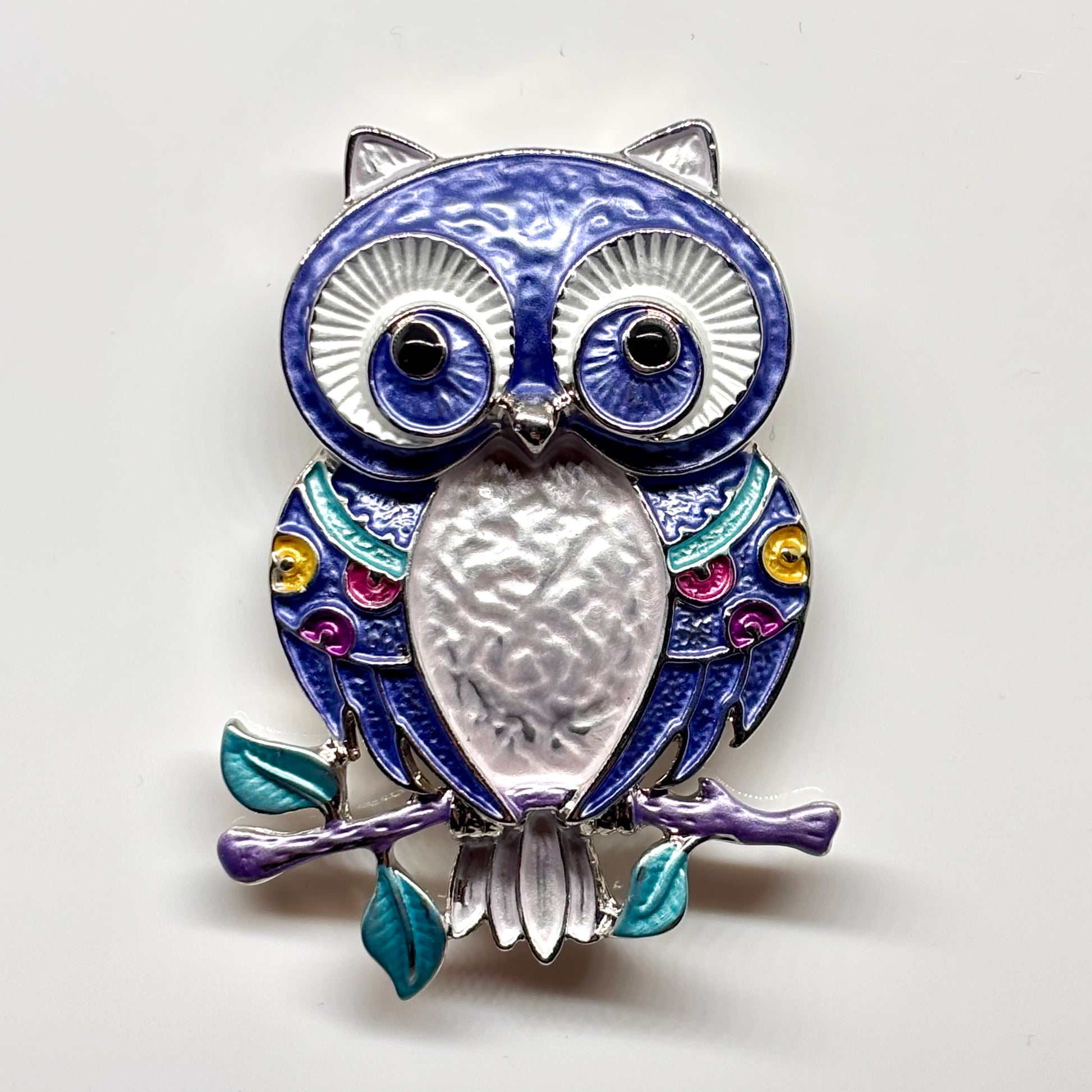 Blue owl magnetic brooch from Pixi Daisy