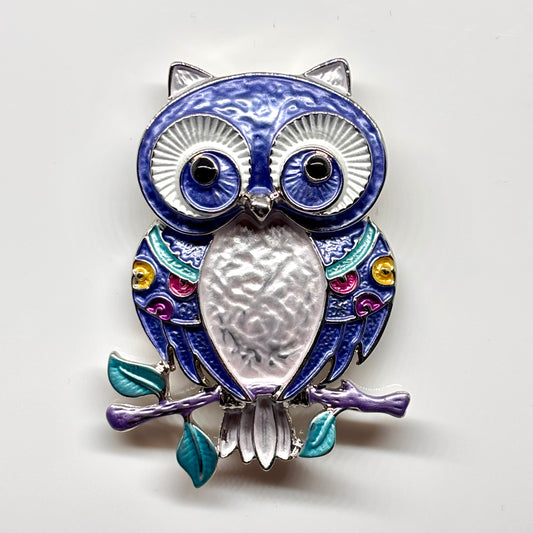 Blue owl magnetic brooch from Pixi Daisy