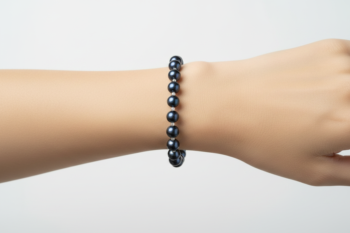 Grey freshwater pearl bracelet from Pixi Daisy