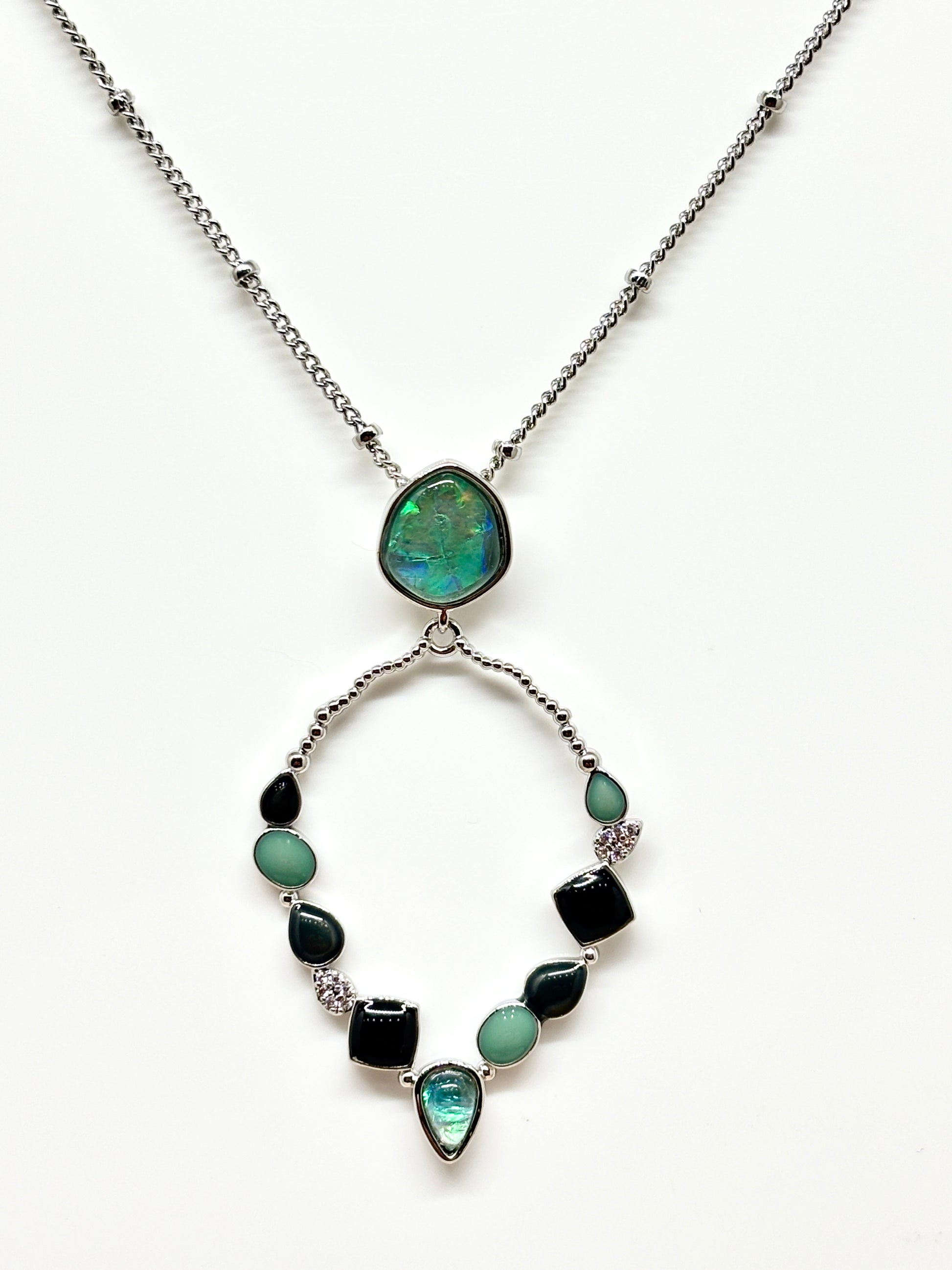 Miss Milly Navy Blue & Green necklace from Pixi Daisy