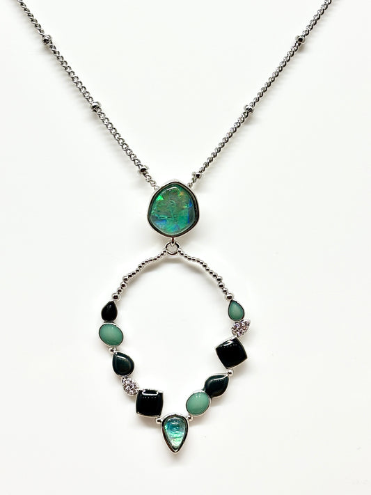 Miss Milly Navy Blue & Green necklace from Pixi Daisy