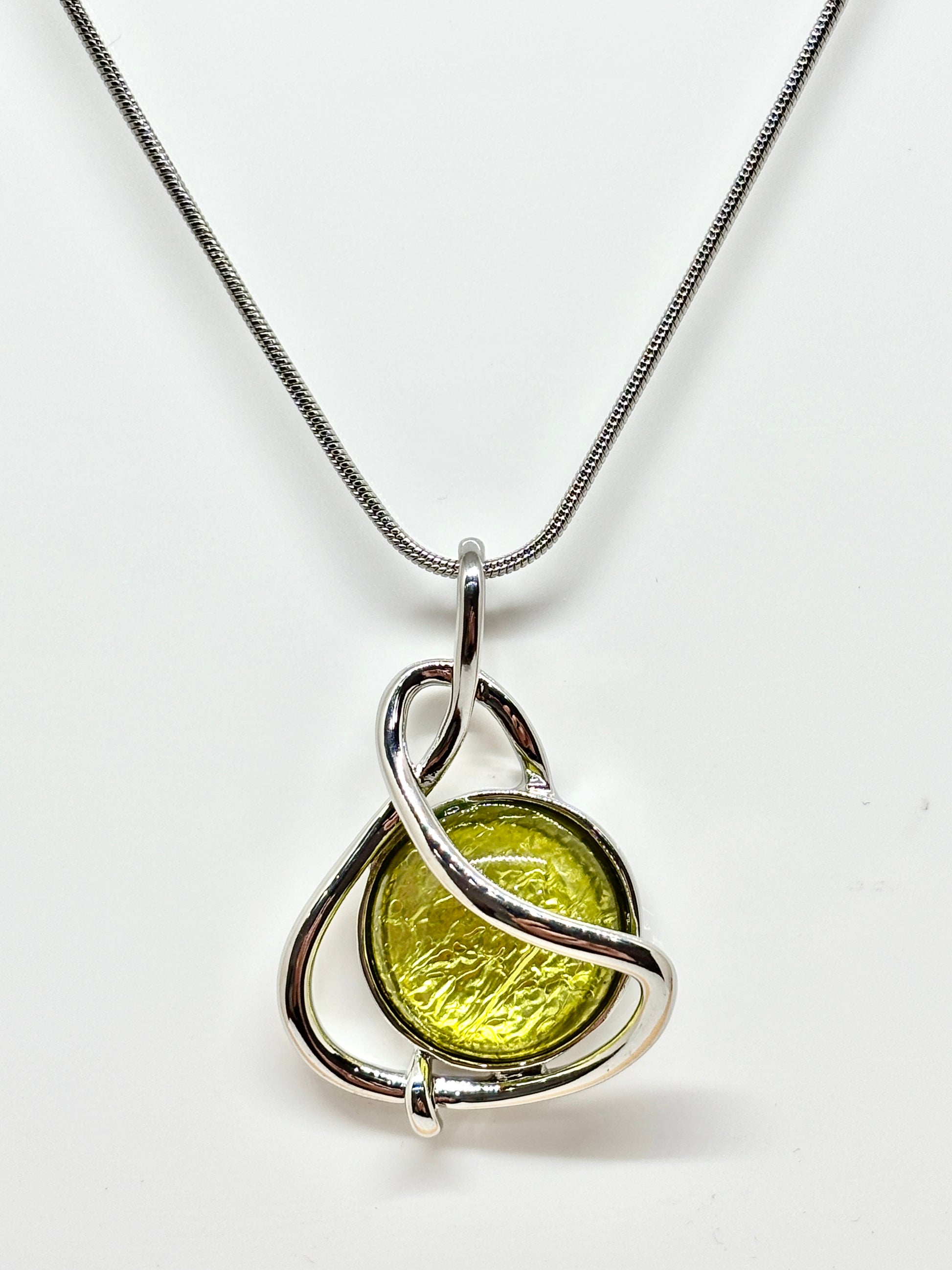Miss Milly Twisted Green Necklace from Pixi daisy