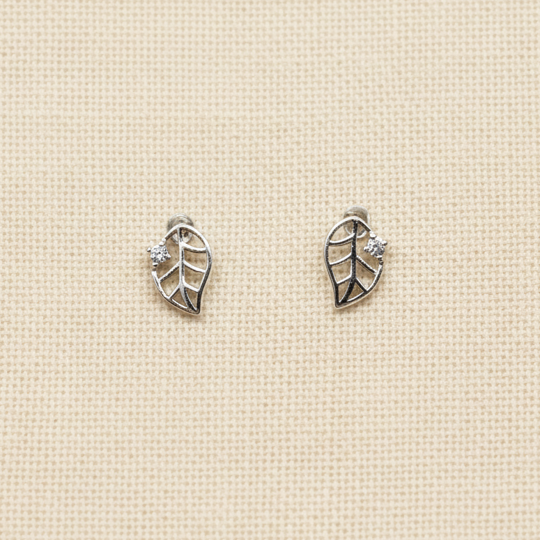 Leaf Sterling Silver Stud Earrings from Pixi Daisy