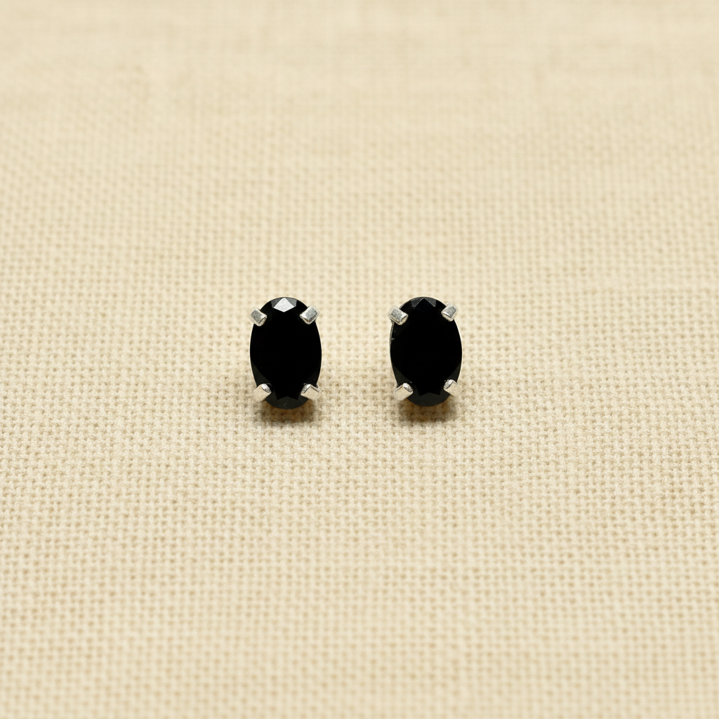 Oval Black Stone Stud Earrings from pixi daisy