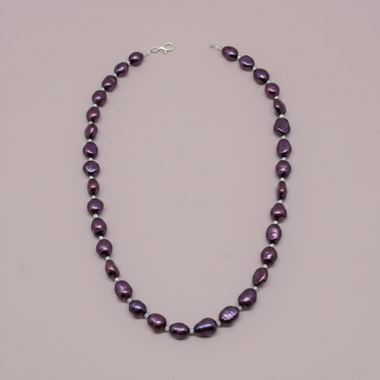 Burgundy Freshwater Pearl Necklace from Pixi Daisy
