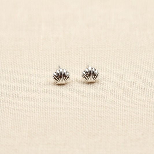 Scallop Shell Stud Earrings - Cream Linen