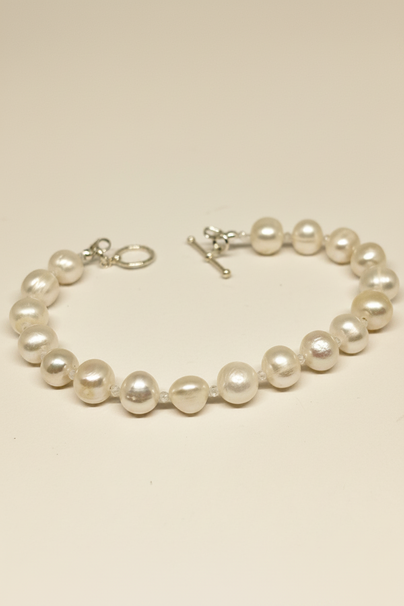 White Freshwater Pearl Bracelet - pixi daisy