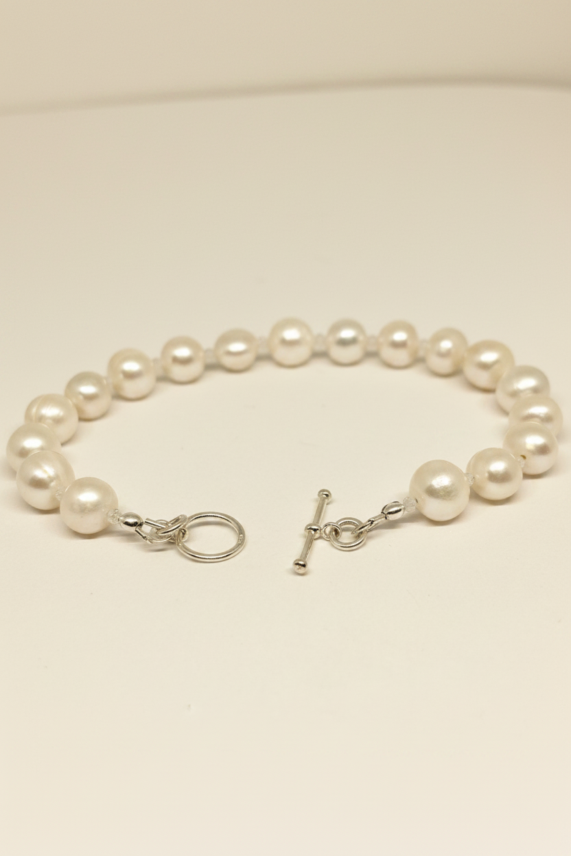 White Freshwater Pearl Bracelet - pixi daisy