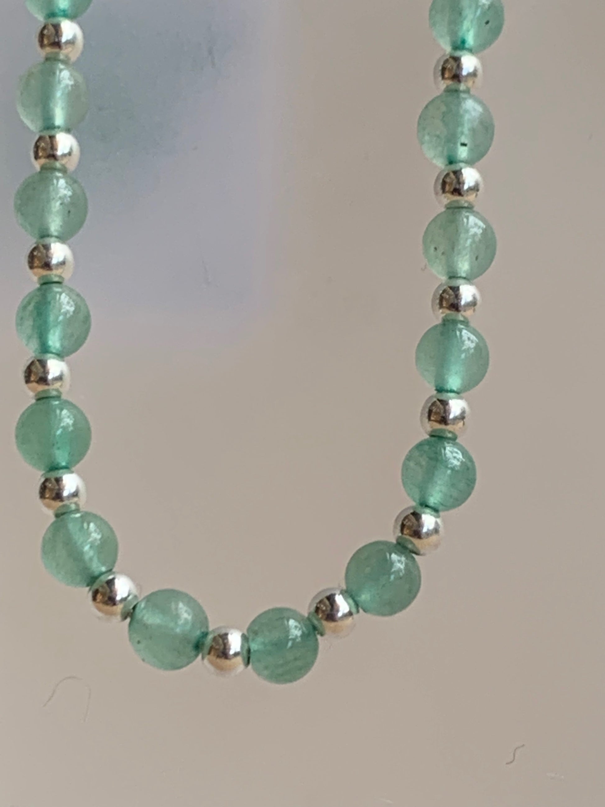 Adventurine Gem Stone and Silver Bead Bracelet - pixi-daisy