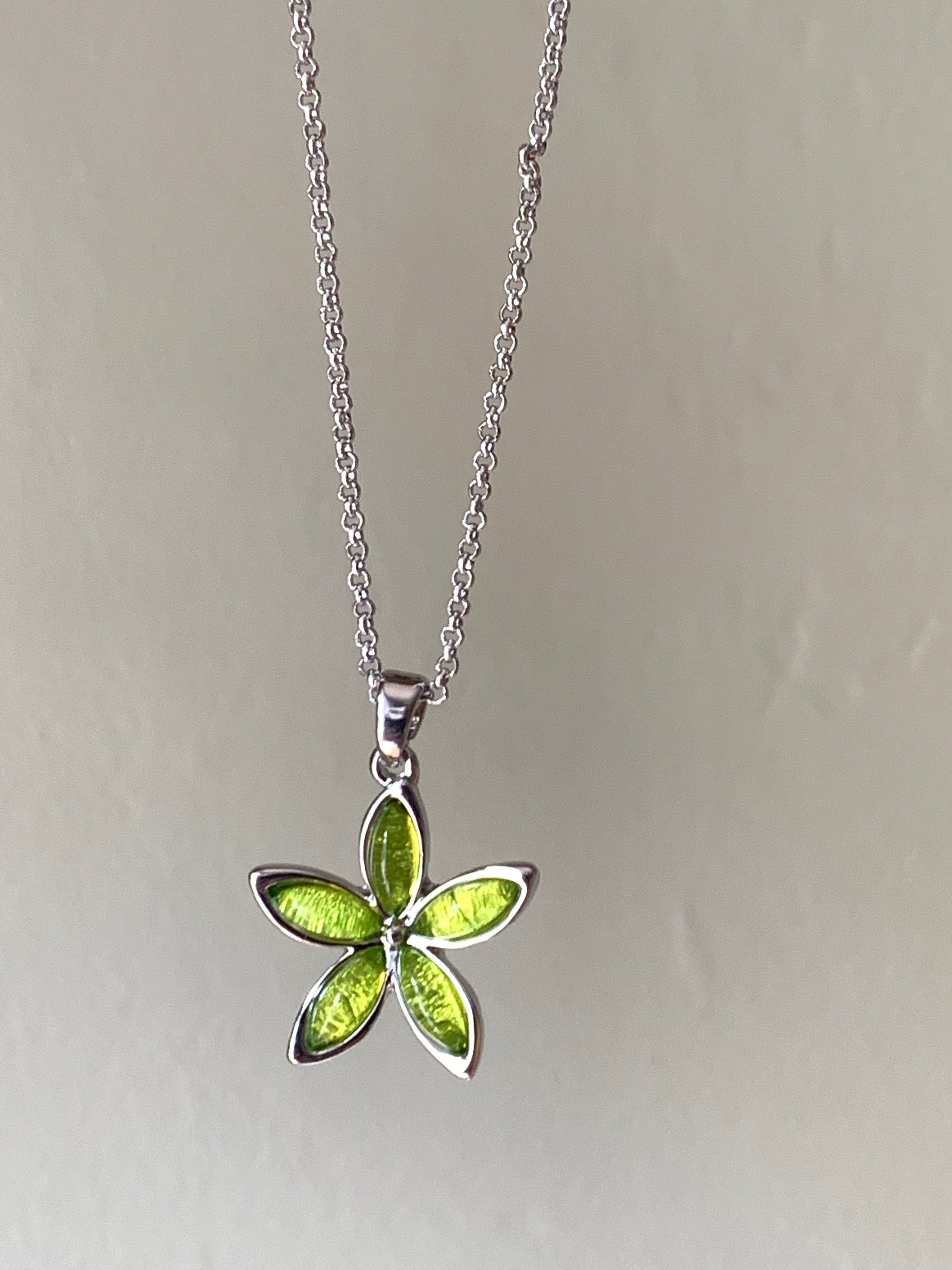 Miss Milly Lime Green Flower Necklace - pixi-daisy